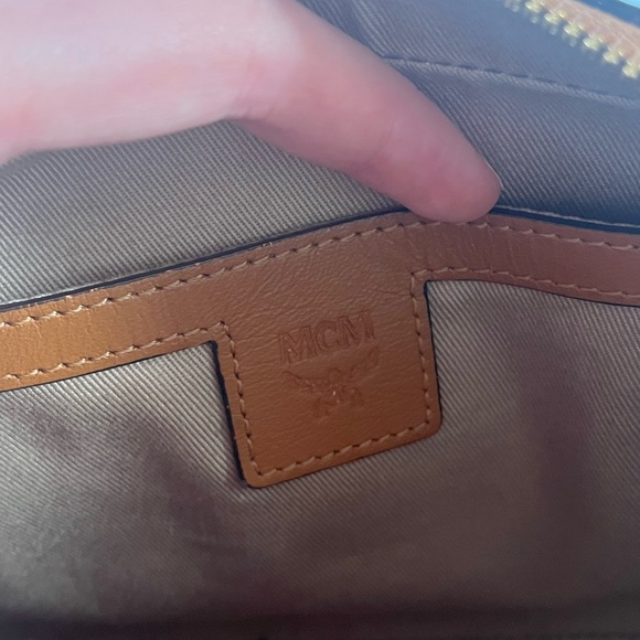 MCM Camera Bag crossbody in the color CONGAC - Picture 5 of 9